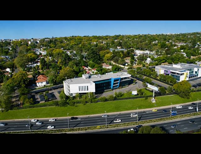 1,201M² OFFICE TO LET IN WAVERLEY
